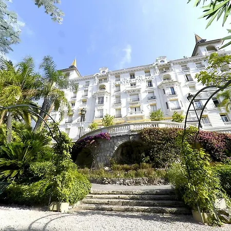 Winter Palace Apartment *